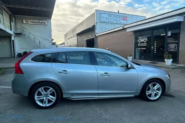 Volvo V60 (2013) thumbnail 4
