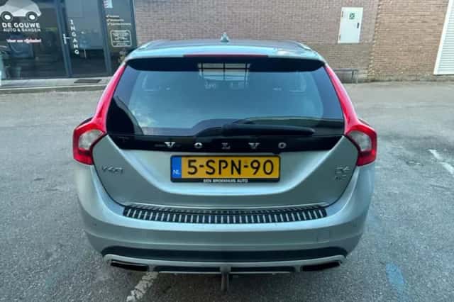 Volvo V60 (2013) thumbnail 6