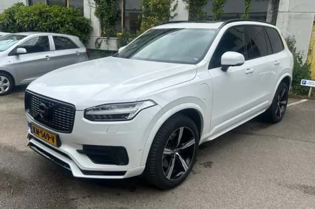 Volvo XC90 (2016) thumbnail 1