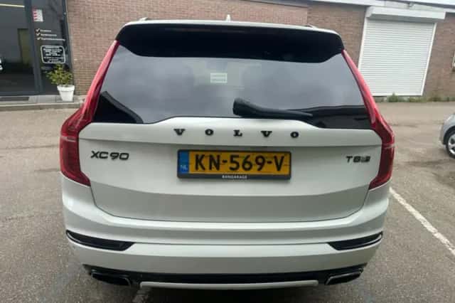 Volvo XC90 (2016) thumbnail 6