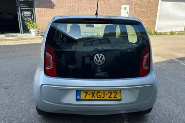 Volkswagen Up! (2014) thumbnail 6