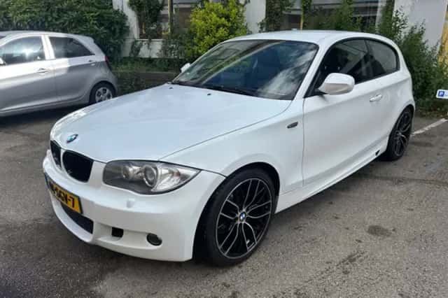 BMW 1-Serie (2011) thumbnail 1