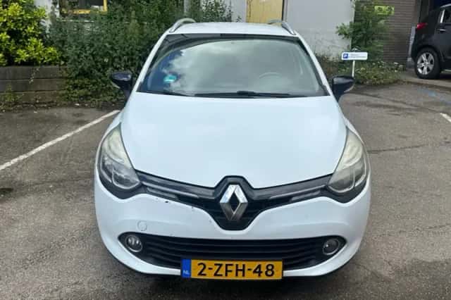 Renault Clio (2015) thumbnail 2