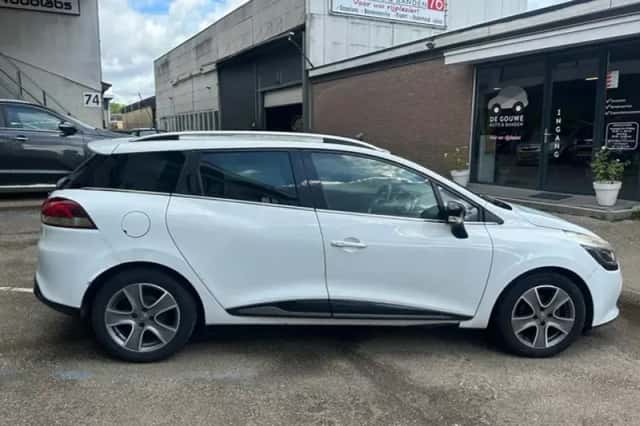 Renault Clio (2015) thumbnail 4