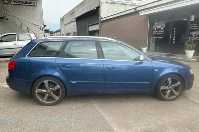 Audi A4 (2007) thumbnail 4