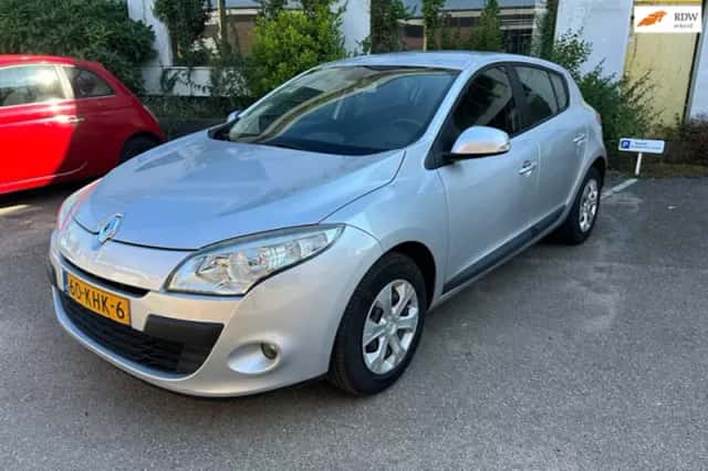 Renault Mégane (2009) thumbnail 1