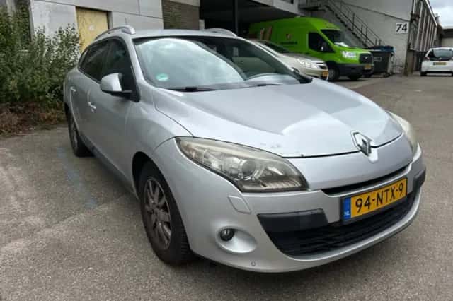 Renault Mégane (2010) thumbnail 3