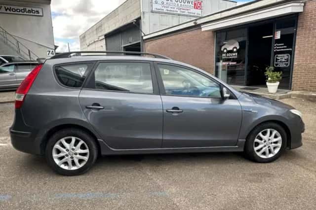 Hyundai i30 (2011) thumbnail 4