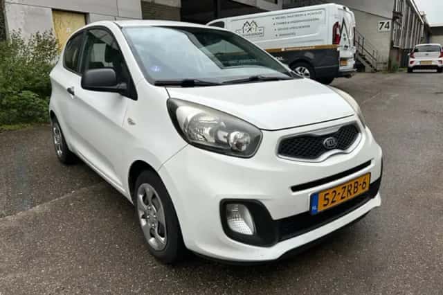 Kia Picanto (2013) thumbnail 3