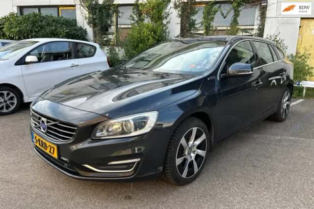 Volvo V60 (2013) thumbnail 1