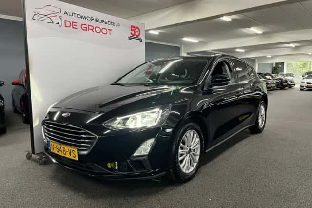 Ford Focus (2022) thumbnail 1