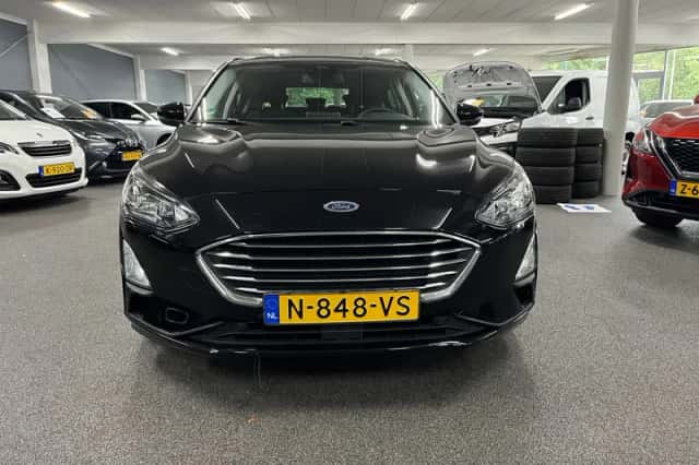 Ford Focus (2022) thumbnail 2