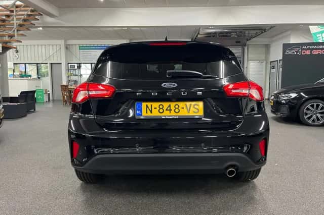 Ford Focus (2022) thumbnail 4