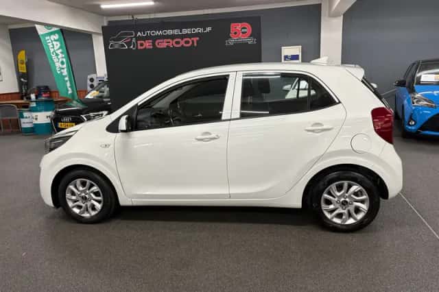 Kia Picanto (2019) thumbnail 2