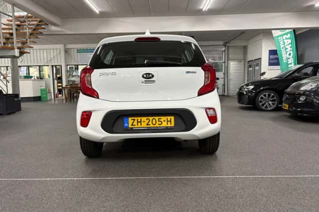 Kia Picanto (2019) thumbnail 4