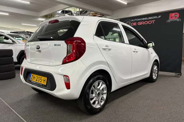 Kia Picanto (2019) thumbnail 5