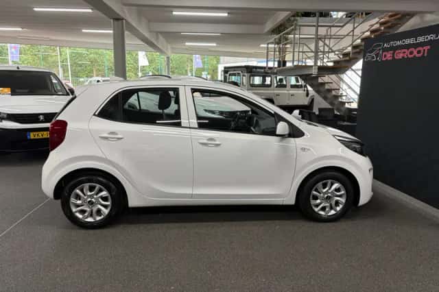 Kia Picanto (2019) thumbnail 6