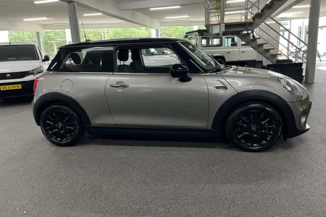 MINI Cooper (2016) thumbnail 4