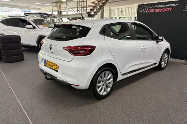 Renault Clio (2019) thumbnail 5