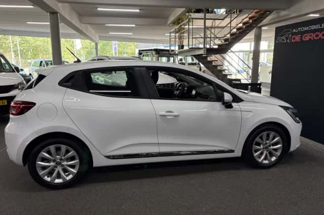 Renault Clio (2019) thumbnail 6