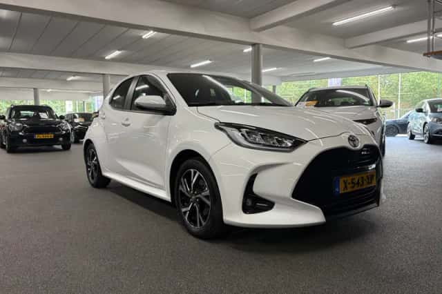Toyota Yaris (2024) thumbnail 6