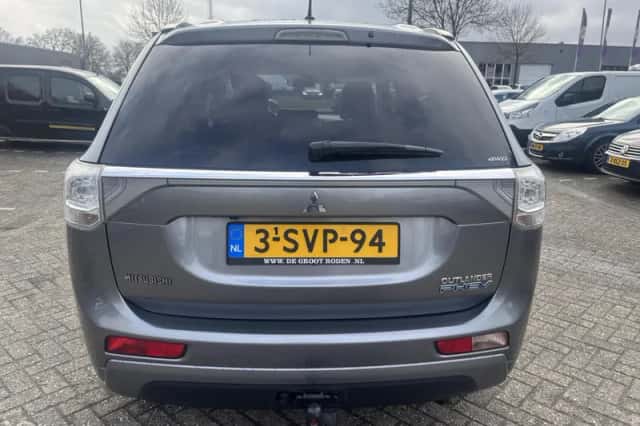 Mitsubishi Outlander (2013) thumbnail 4