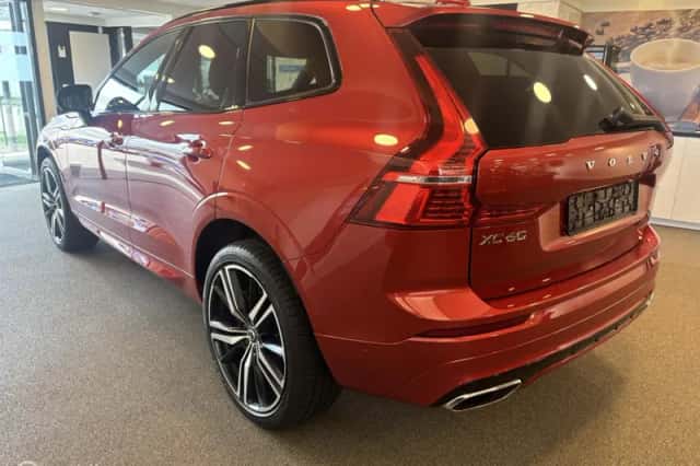 Volvo XC60 (2021) thumbnail 4