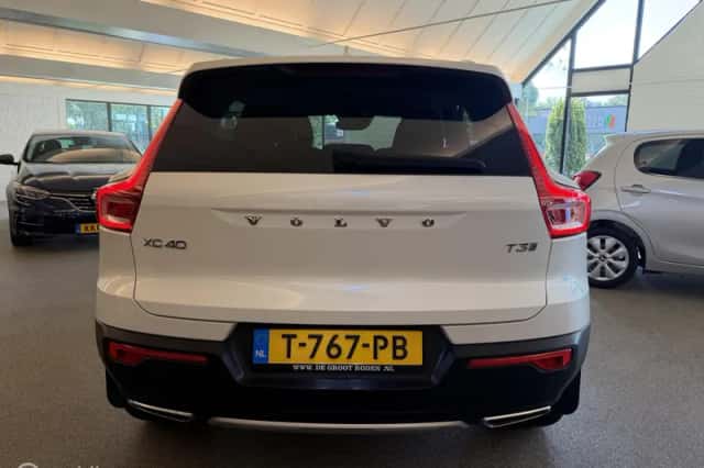 Volvo XC40 (2020) thumbnail 5