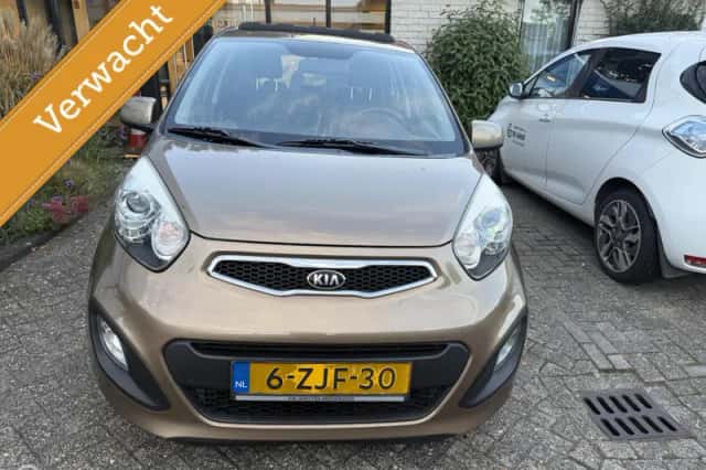 Kia Picanto (2015) thumbnail 3