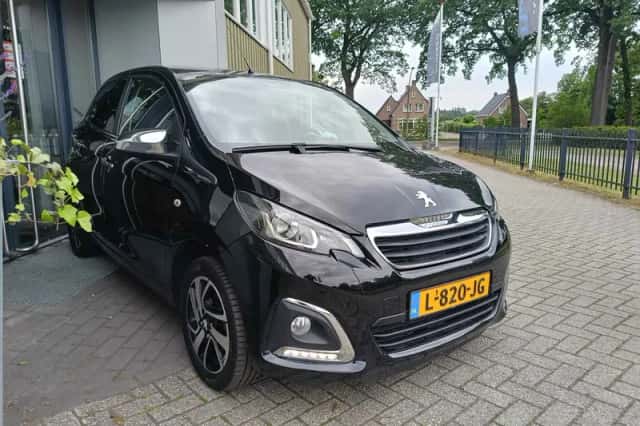 Peugeot 108 (2021) thumbnail 2