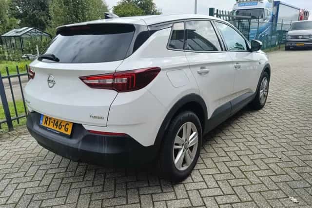 Opel Grandland (2018) thumbnail 4