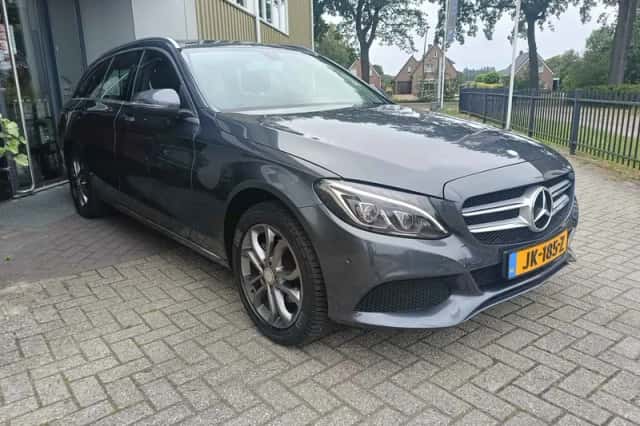 Mercedes-Benz C-Klasse (2016) thumbnail 2