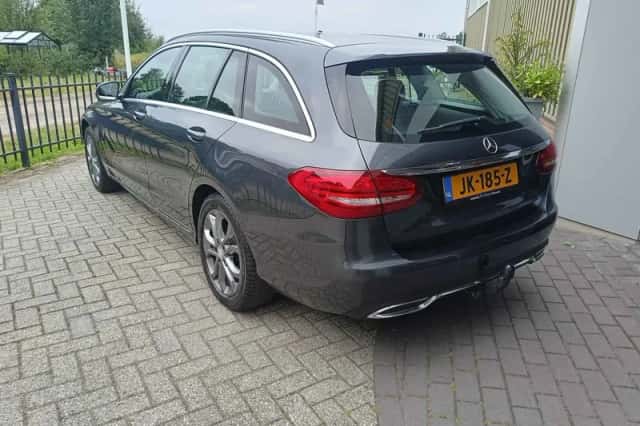 Mercedes-Benz C-Klasse (2016) thumbnail 3