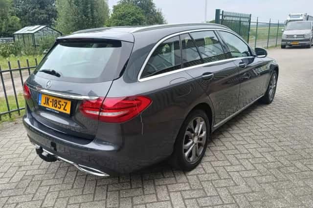 Mercedes-Benz C-Klasse (2016) thumbnail 4