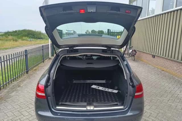 Mercedes-Benz C-Klasse (2016) thumbnail 5