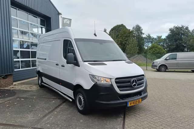 Mercedes-Benz Sprinter (2018) thumbnail 2