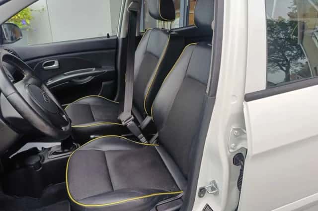 Kia Picanto (2011) thumbnail 6