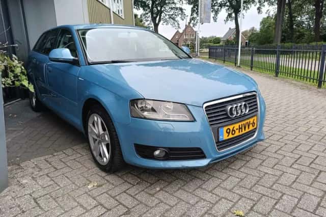 Audi A3 (2009) thumbnail 2