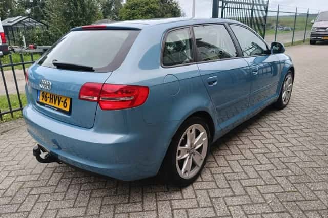 Audi A3 (2009) thumbnail 3