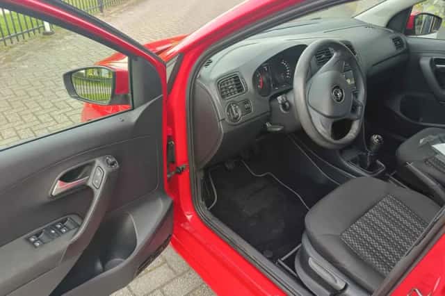 Volkswagen Polo (2014) thumbnail 6