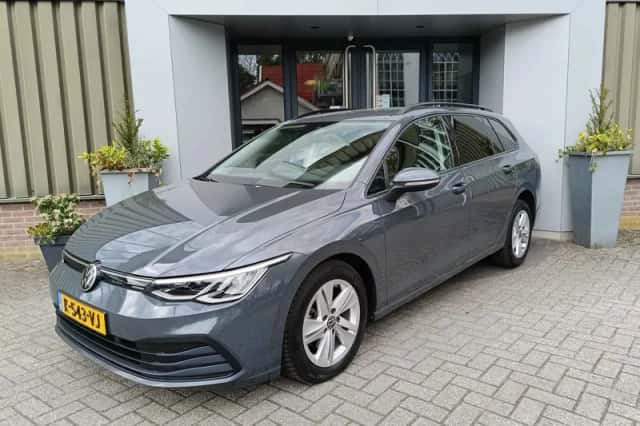 Volkswagen Golf (2021) thumbnail 1