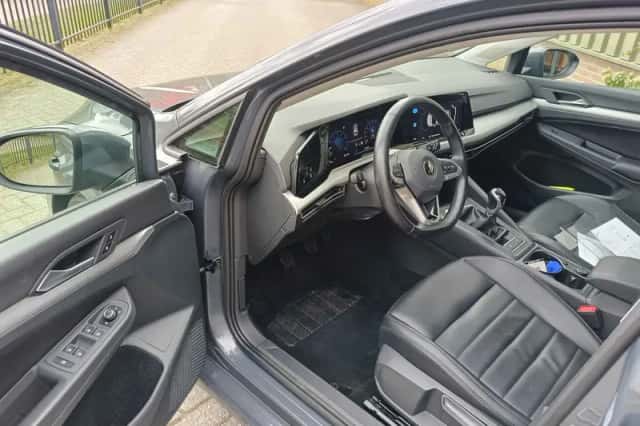 Volkswagen Golf (2021) thumbnail 6