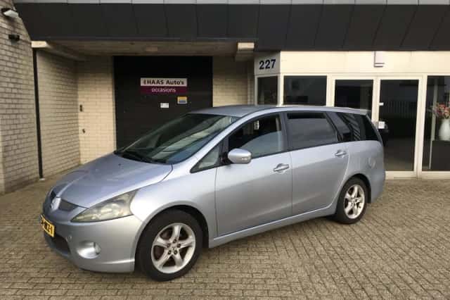 Mitsubishi Grandis (2009) thumbnail 1