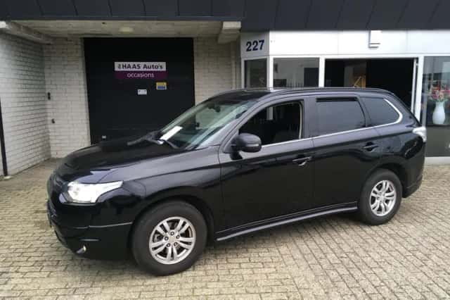 Mitsubishi Outlander (2013) thumbnail 1