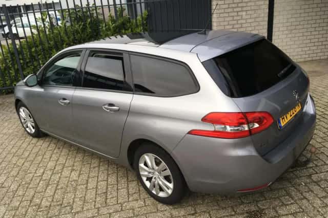 Peugeot 308 (2015) thumbnail 3