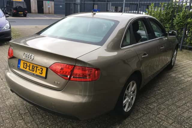 Audi A4 (2010) thumbnail 2