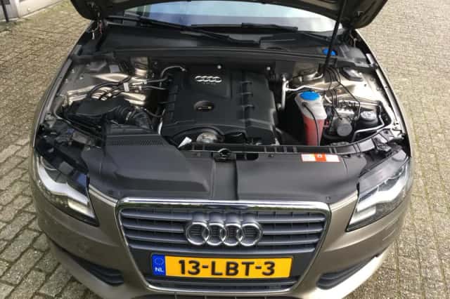 Audi A4 (2010) thumbnail 5