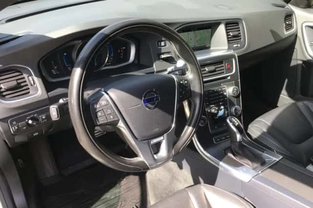 Volvo V60 (2015) thumbnail 5