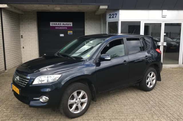 Toyota RAV4 (2011) thumbnail 1
