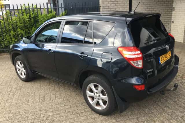 Toyota RAV4 (2011) thumbnail 2